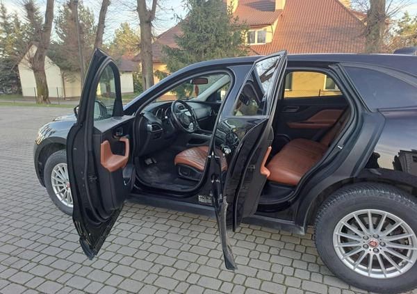 Jaguar F-Pace cena 84900 przebieg: 198600, rok produkcji 2016 z Jarosław małe 92